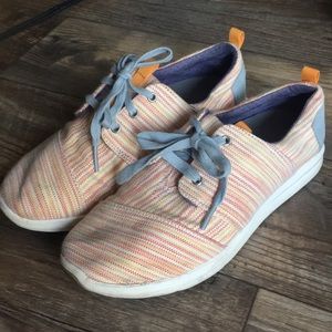 Toms tennis shoes